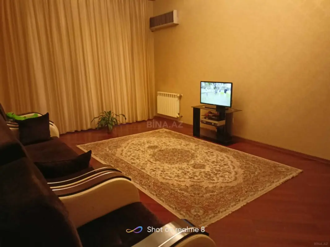 Kirayə verilir 2 otaqlı mənzil 110 m²