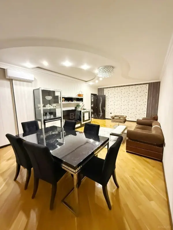 Kirayə verilir 2 otaqlı mənzil 100 m²