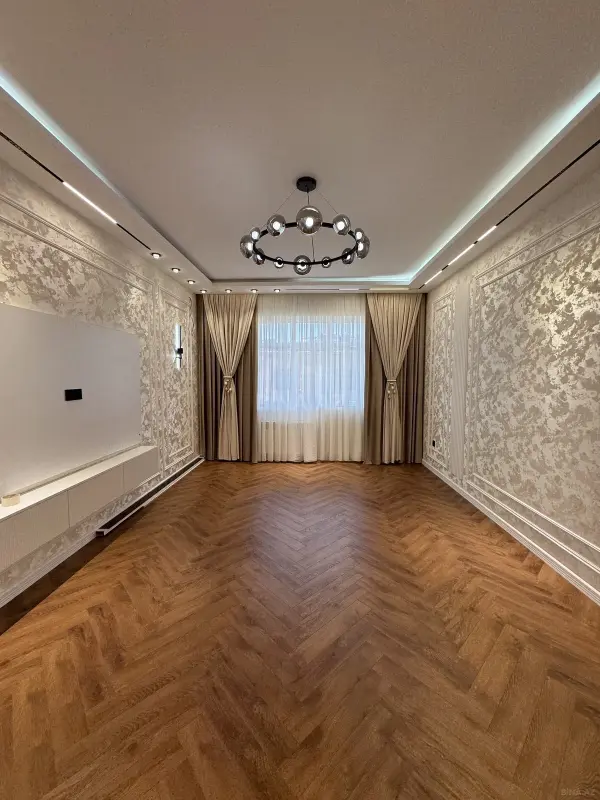 Satılır 3 otaqlı mənzil 115 m²