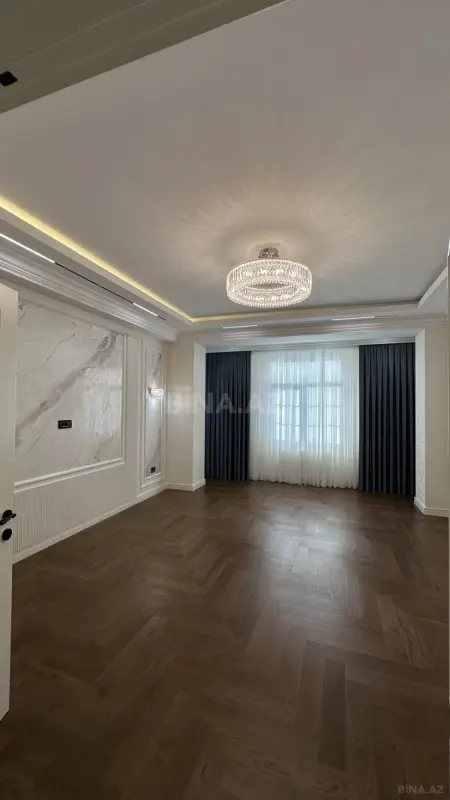 Satılır 4 otaqlı mənzil 181 m²