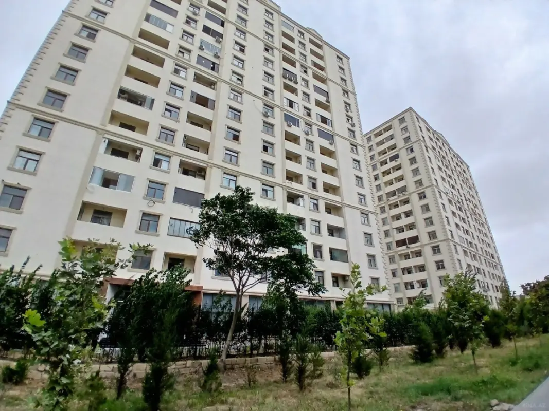Satılır 3 otaqlı mənzil 125 m²