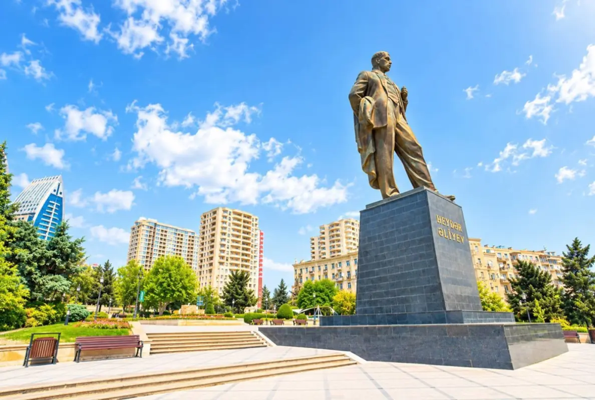 Satılır 3 otaqlı mənzil 110 m²