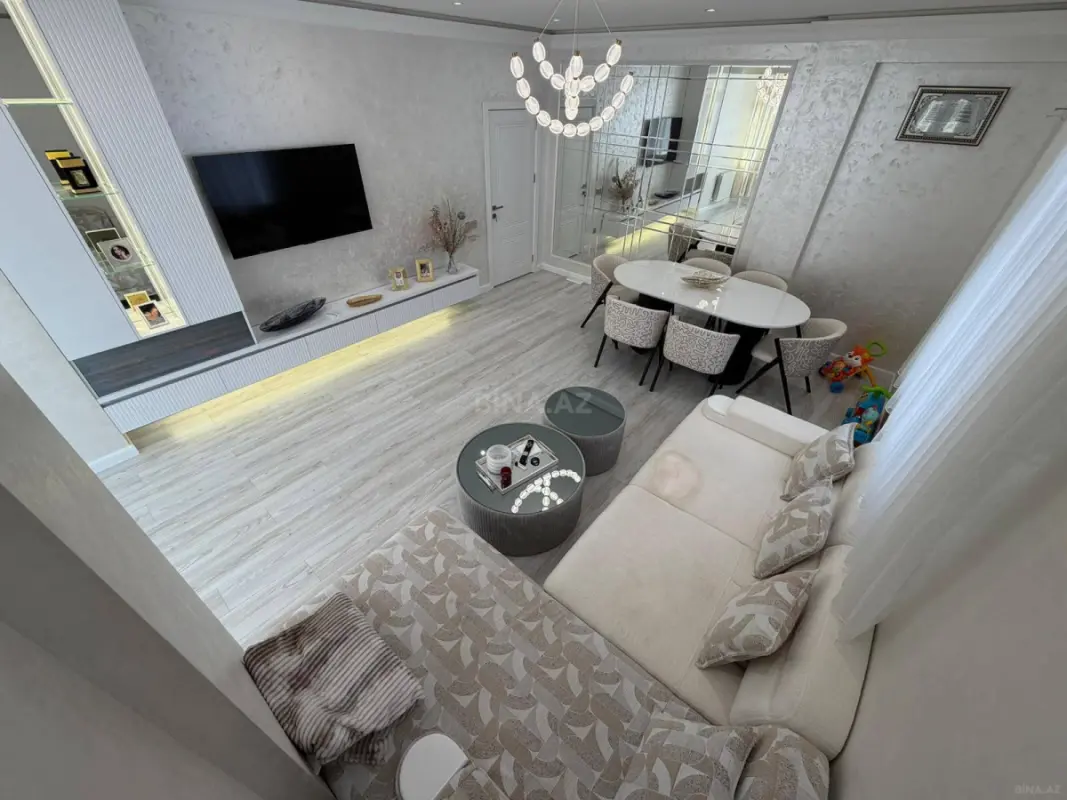 Satılır 3 otaqlı mənzil 117 m²