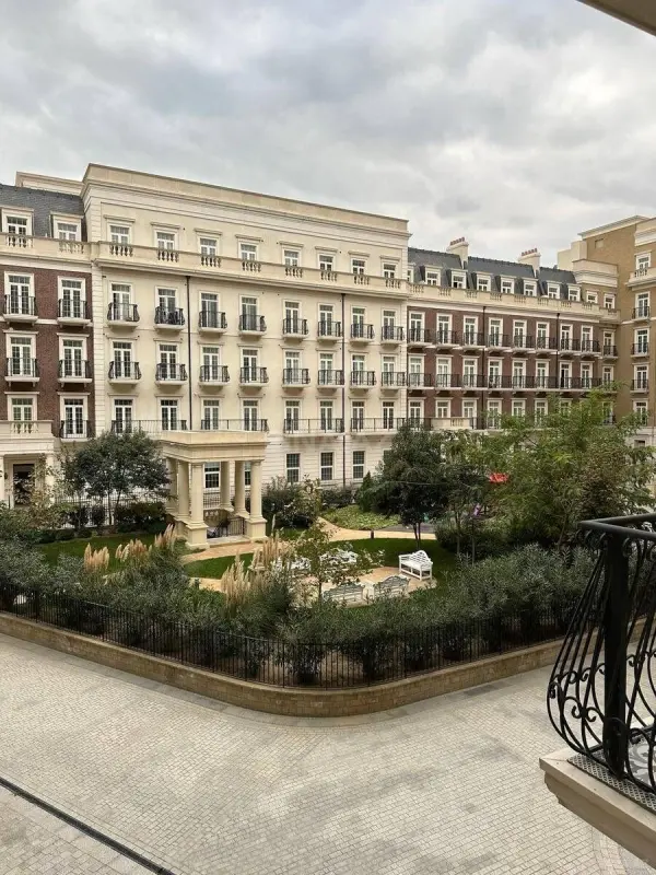 Satılır 4 otaqlı mənzil 165 m²