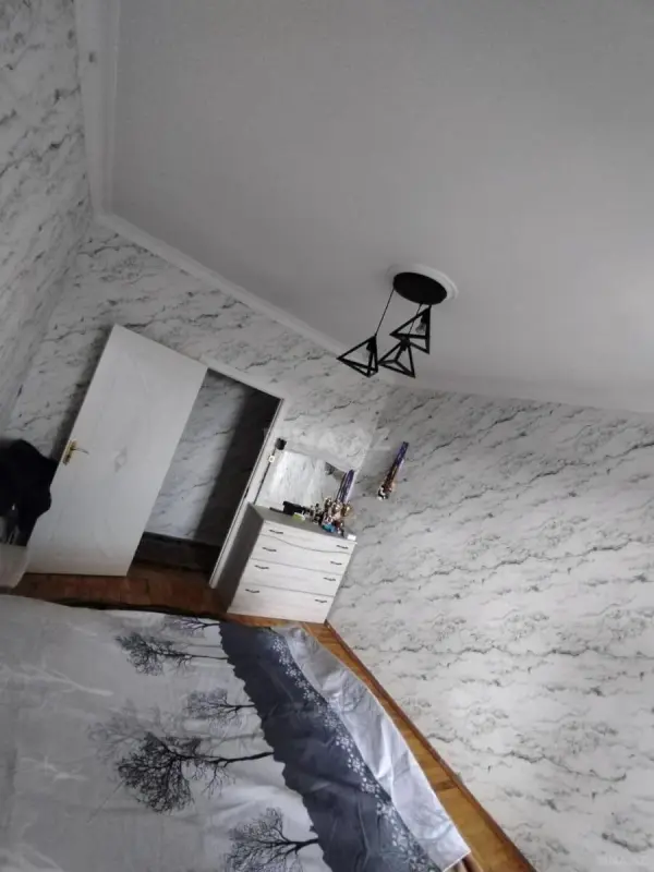 Satılır 5 otaqlı mənzil 145 m²