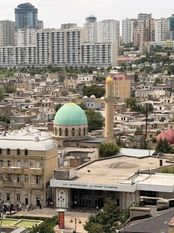 Kirayə verilir 5 otaqlı mənzil 200 m²