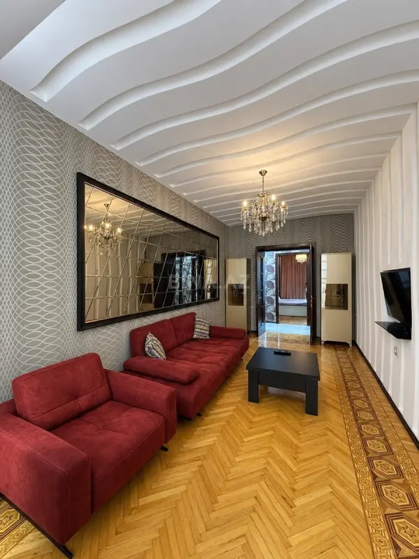 Satılır 2 otaqlı mənzil 70 m²
