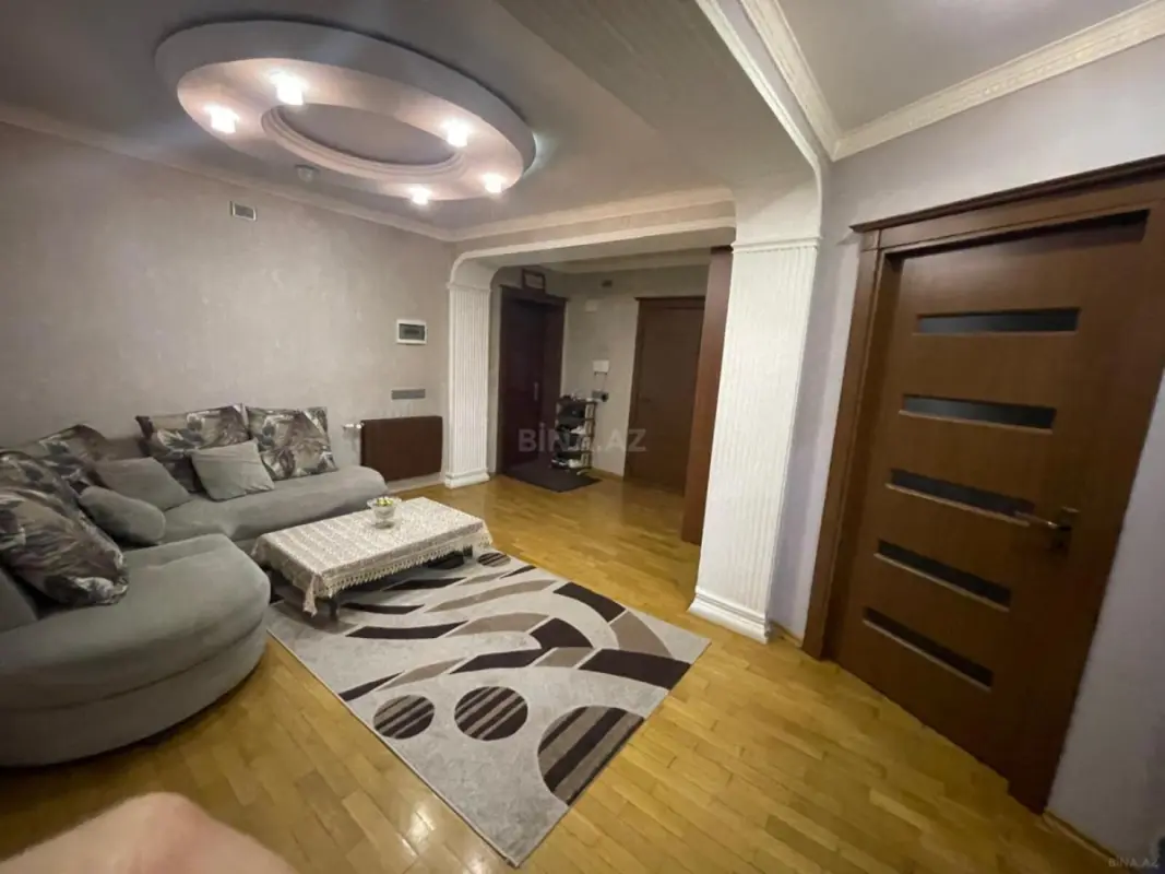 Satılır 3 otaqlı mənzil 104 m²