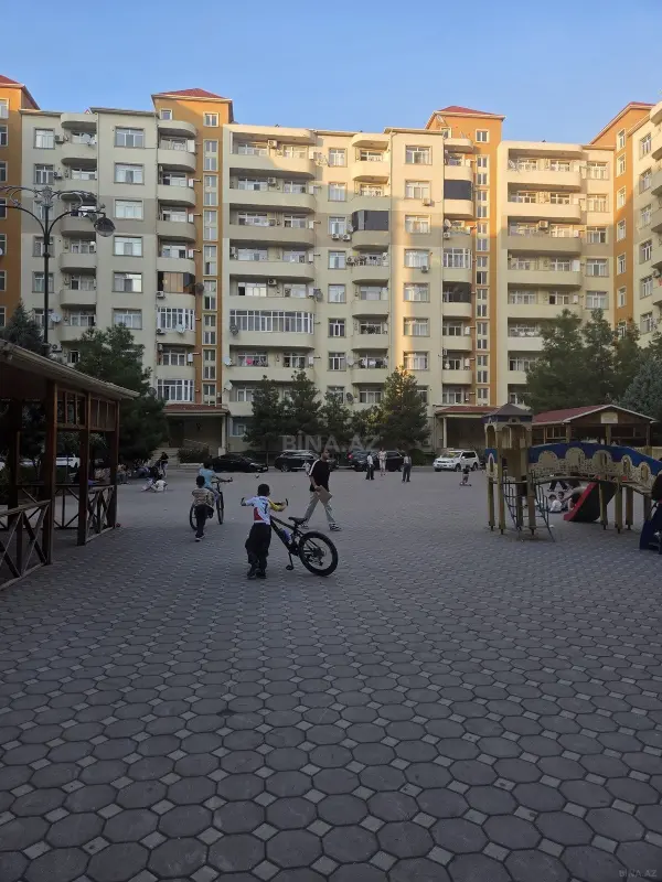 Satılır 3 otaqlı mənzil 111 m²