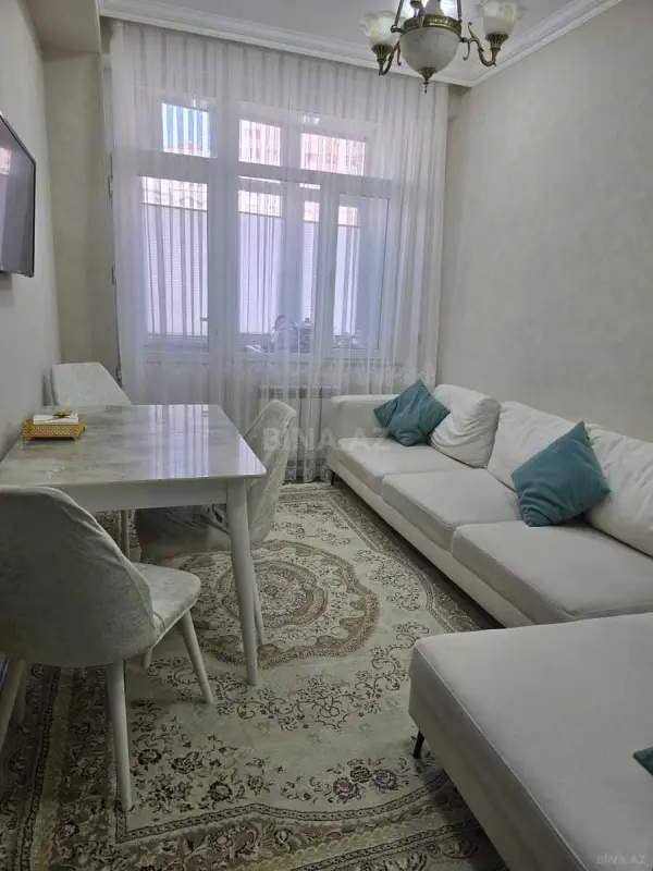 Satılır 3 otaqlı mənzil 102 m²