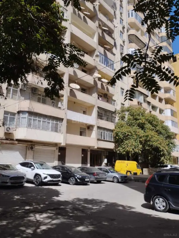 Satılır 3 otaqlı mənzil 170 m²
