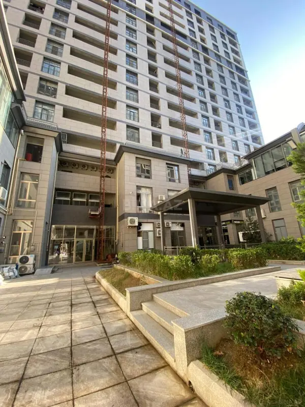 Satılır 3 otaqlı mənzil 145 m²