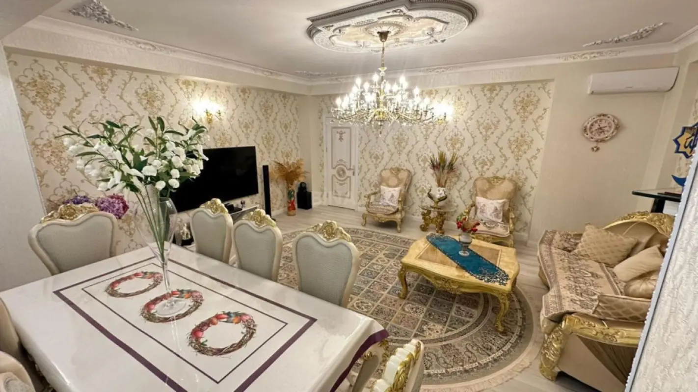 Satılır 4 otaqlı mənzil 160 m²