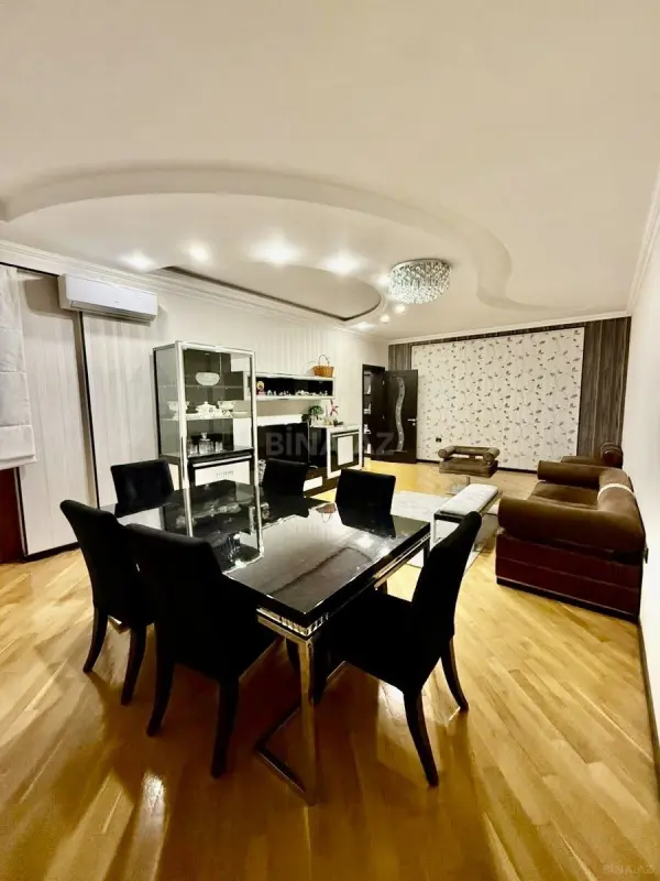 Kirayə verilir 2 otaqlı mənzil 120 m²