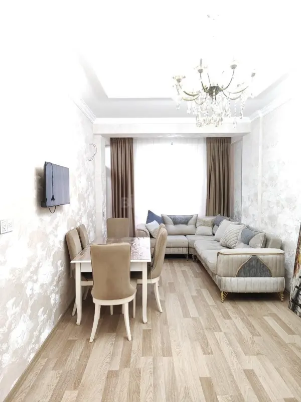 Satılır 2 otaqlı mənzil 75 m²