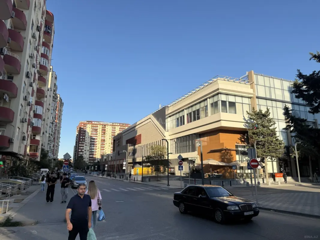 Satılır obyekt 175 m²
