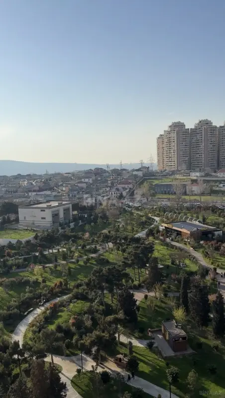 Satılır 5 otaqlı mənzil 183 m²