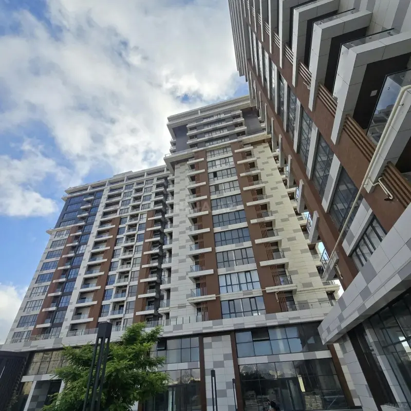Satılır 3 otaqlı mənzil 99 m²