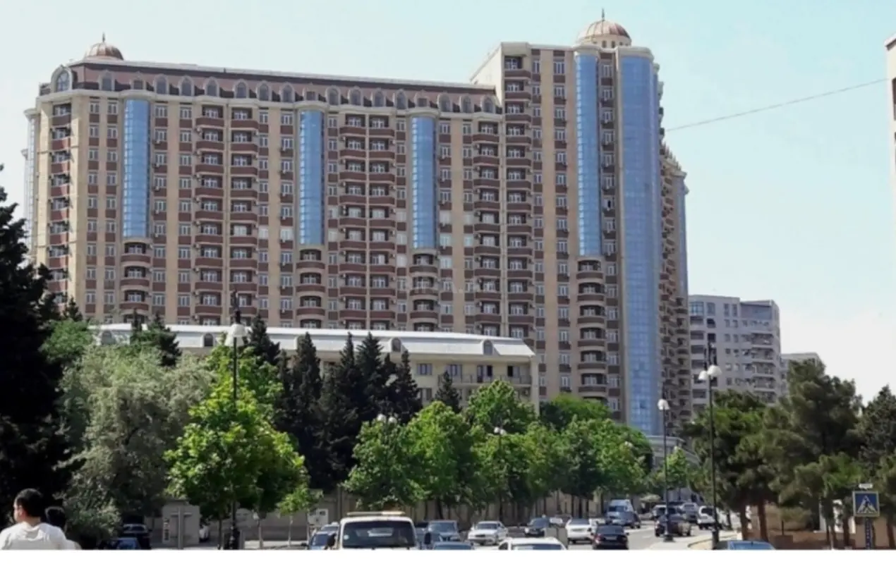 Satılır 2 otaqlı mənzil 98 m²
