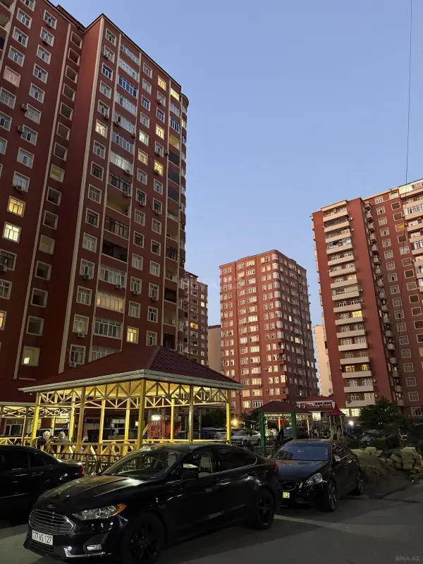 Satılır 2 otaqlı mənzil 68 m²