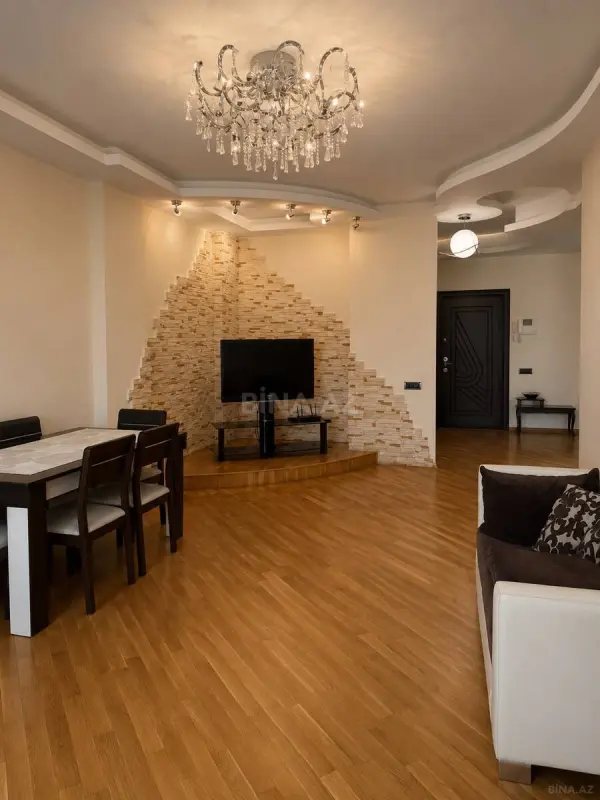 Satılır 3 otaqlı mənzil 148 m²