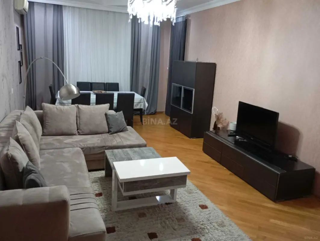 Kirayə verilir 3 otaqlı mənzil 140 m²