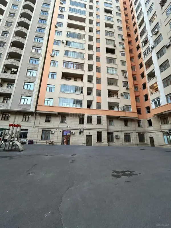 Kirayə verilir 2 otaqlı mənzil 115 m²
