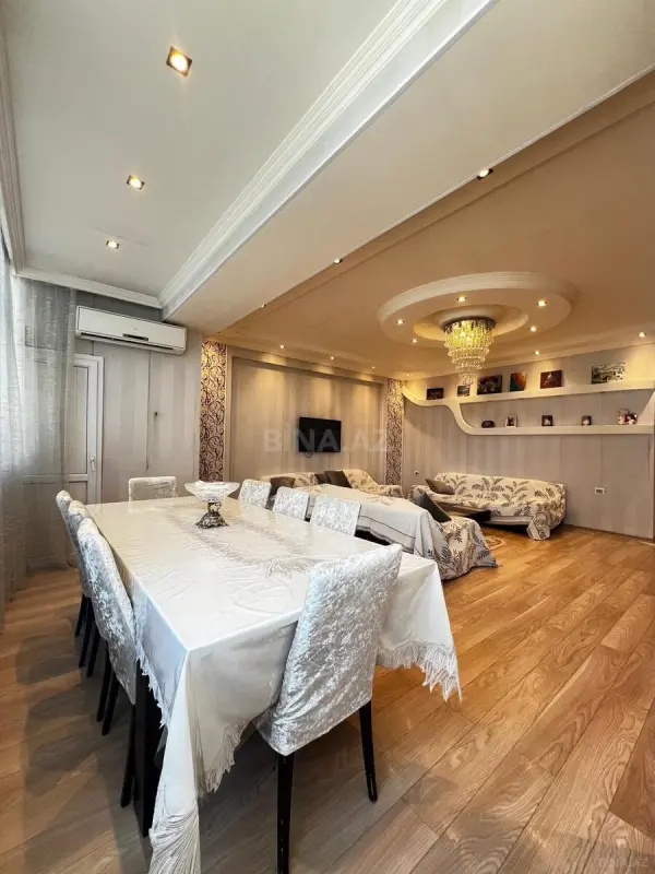 Satılır 3 otaqlı mənzil 117 m²