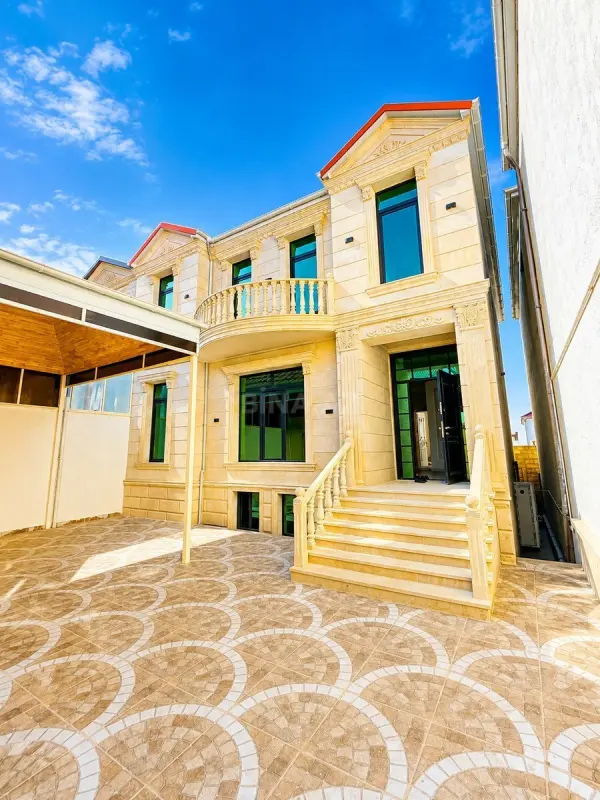 Satılır 6 otaqlı həyət evi 300 m²