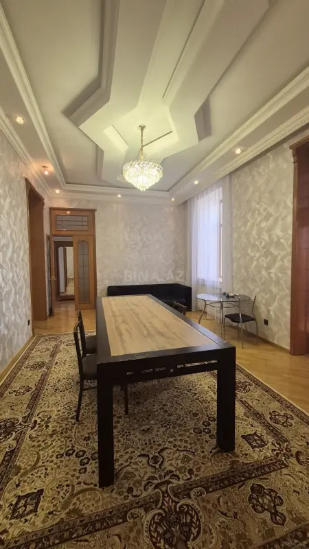 Kirayə verilir 3 otaqlı mənzil 120 m²