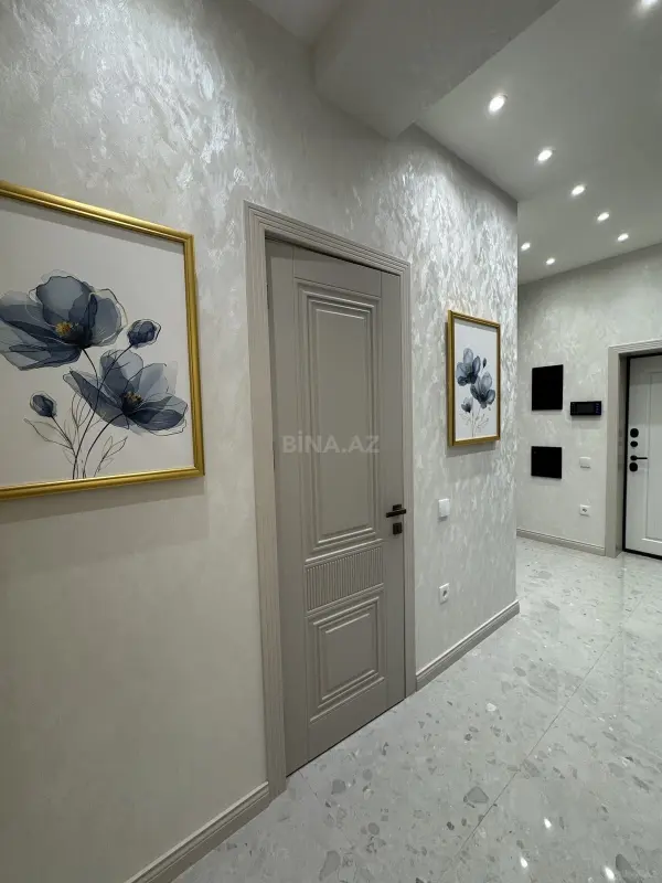 Satılır 3 otaqlı mənzil 92 m²