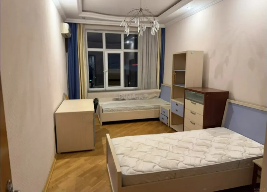 Kirayə verilir 3 otaqlı mənzil 140 m²