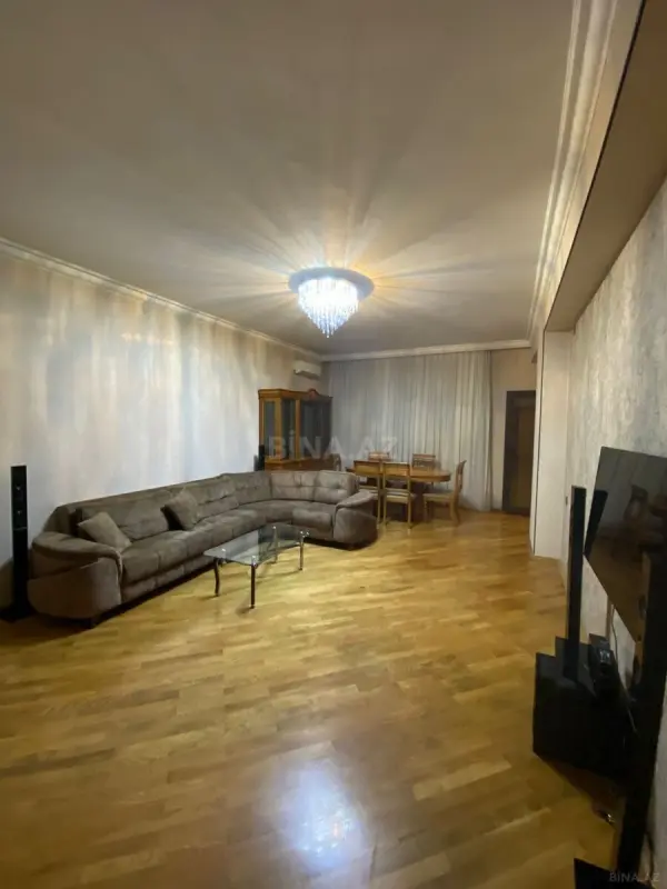 Kirayə verilir 4 otaqlı mənzil 110 m²