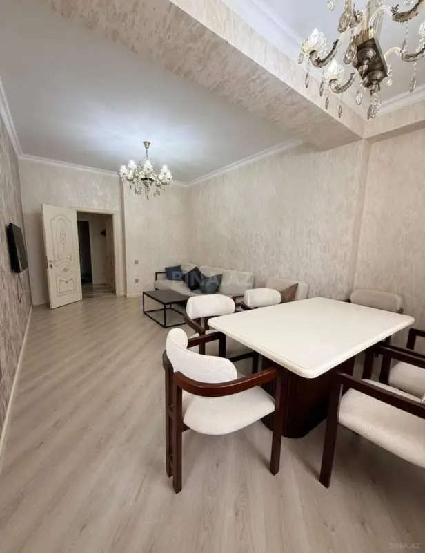 Kirayə verilir 2 otaqlı mənzil 85 m²
