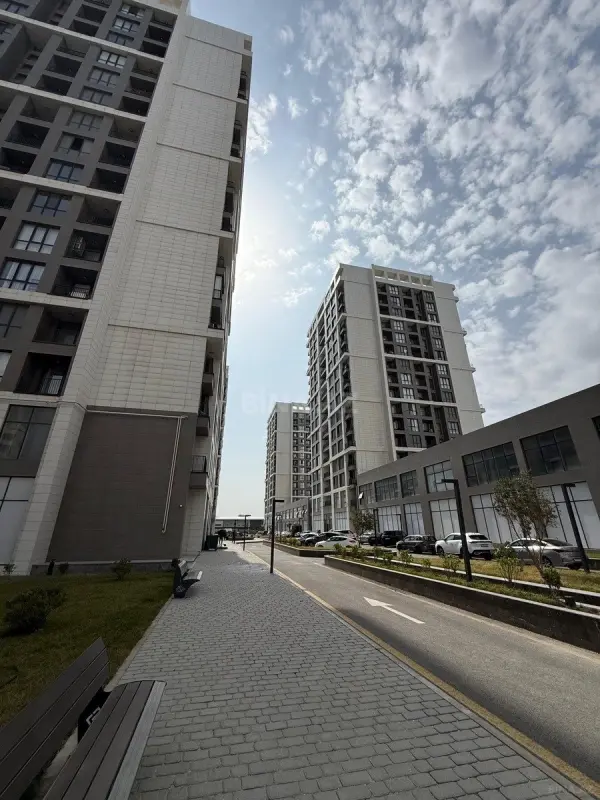 Satılır 2 otaqlı mənzil 72 m²