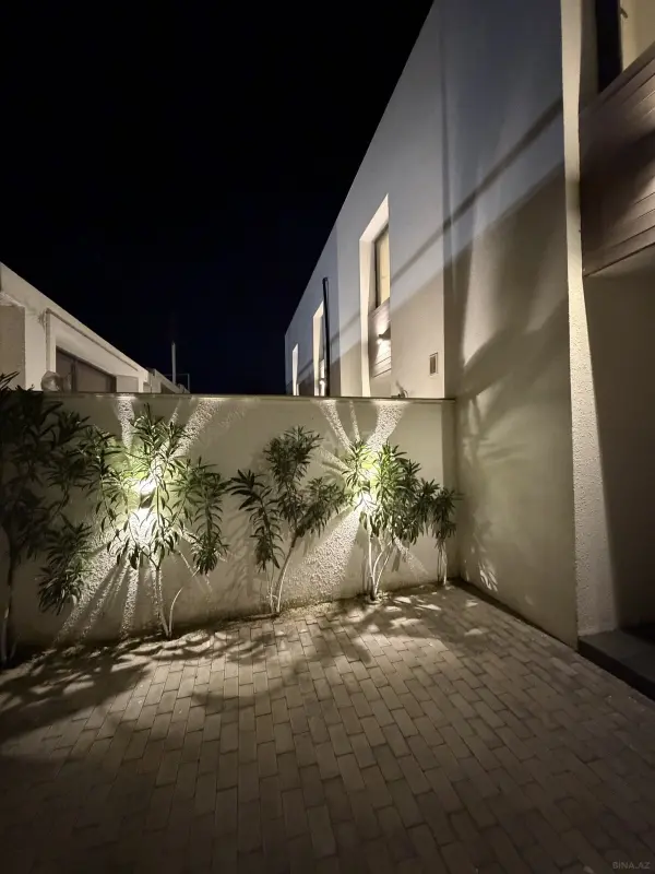 Satılır 6 otaqlı həyət evi 437 m²