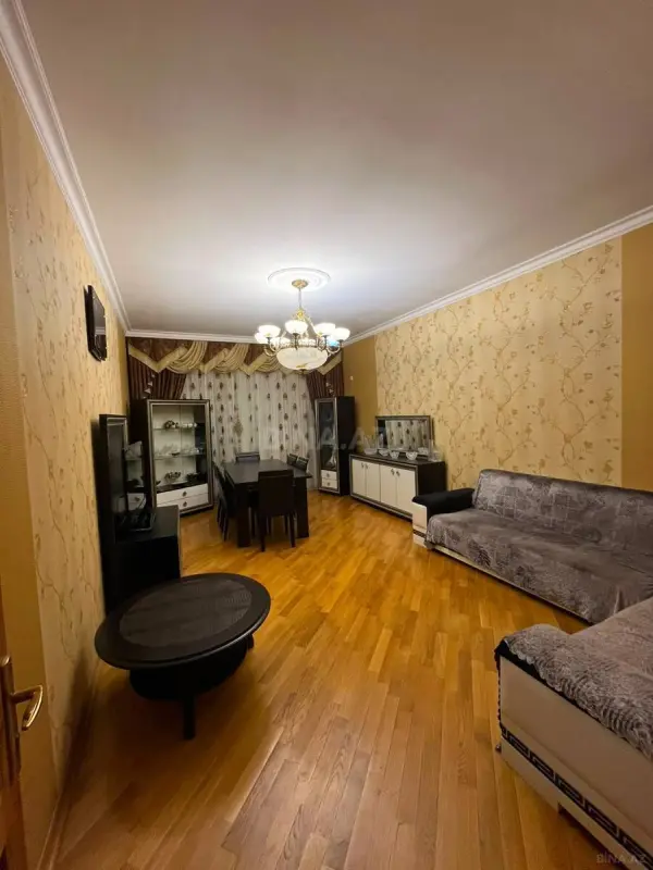 Kirayə verilir 2 otaqlı mənzil 100 m²