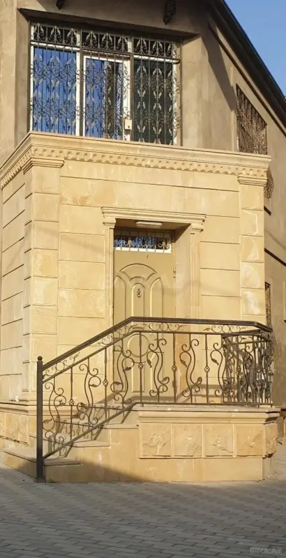 Satılır 5 otaqlı həyət evi 160 m²