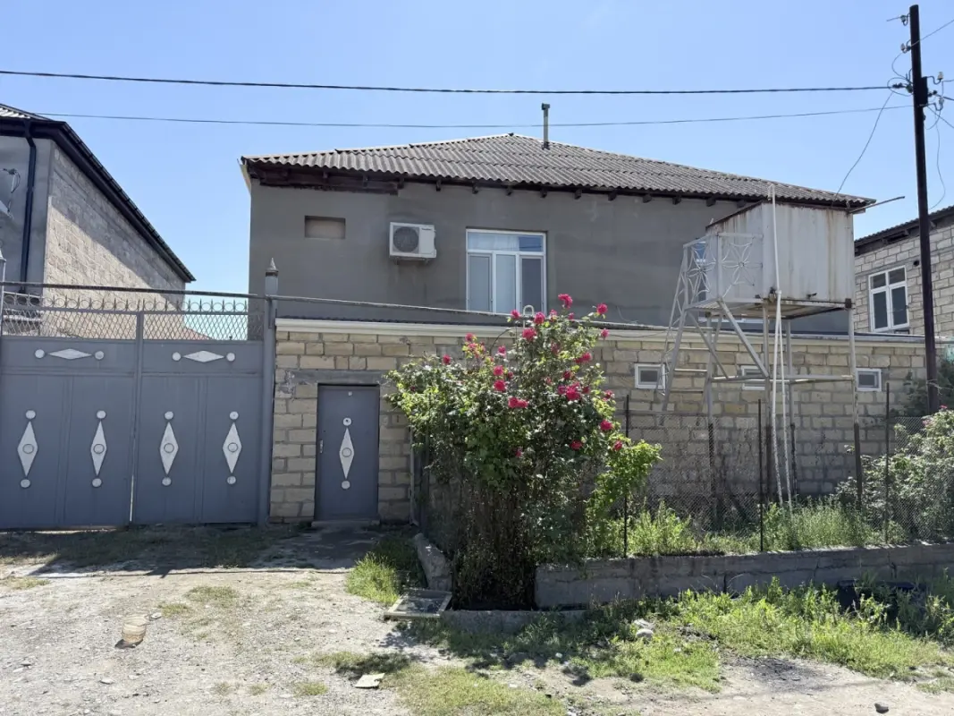 Satılır 4 otaqlı həyət evi 168 m²