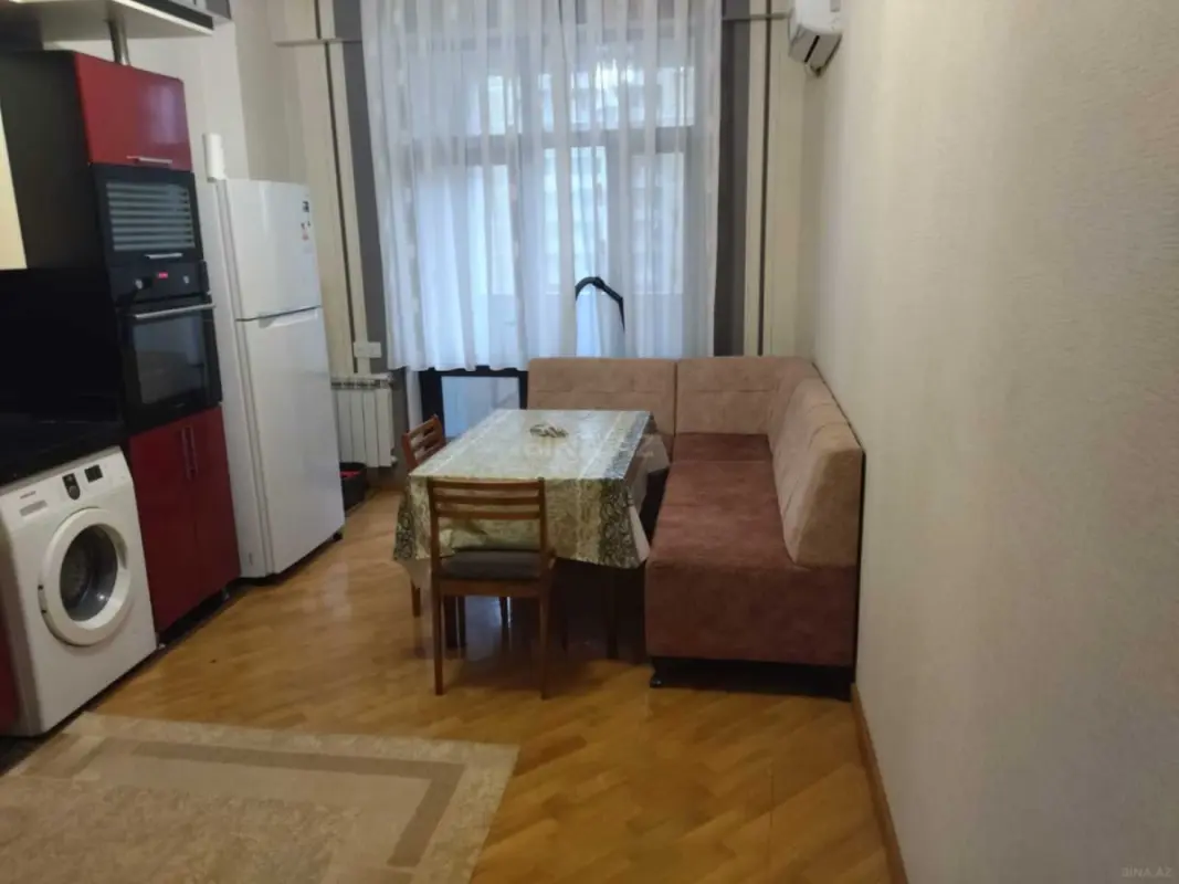 Kirayə verilir 2 otaqlı mənzil 80 m²