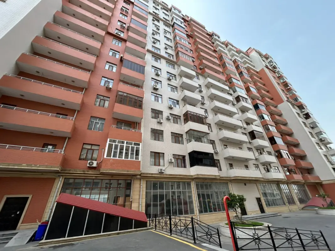 Satılır 2 otaqlı mənzil 88.4 m²