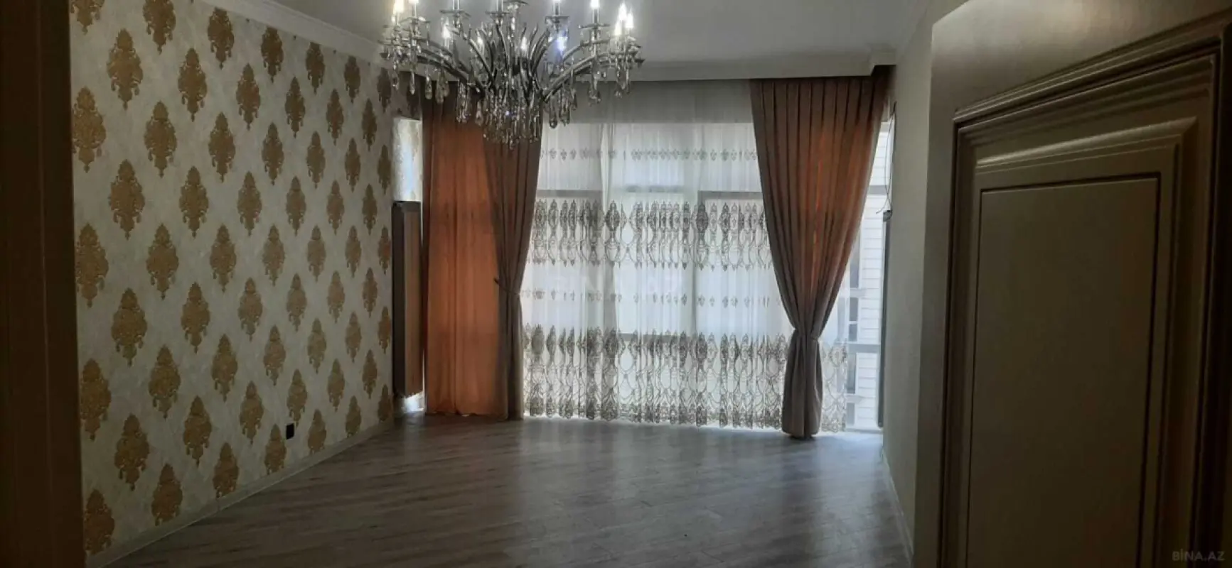 Kirayə verilir 3 otaqlı mənzil 160 m²