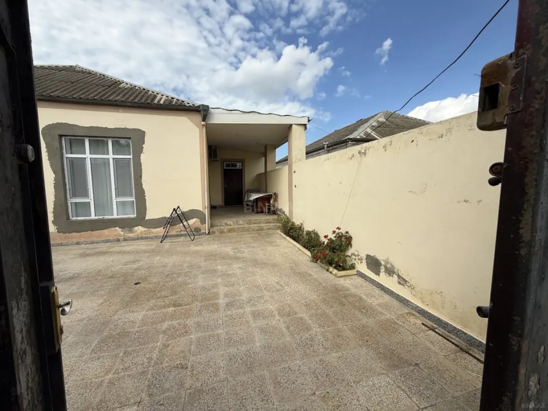Satılır 4 otaqlı həyət evi 130 m²