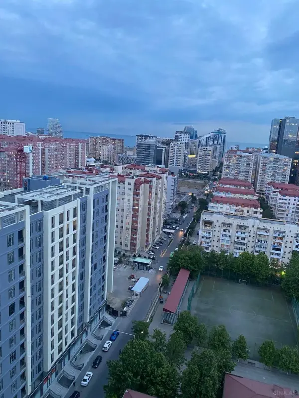 Kirayə verilir 2 otaqlı mənzil 73 m²