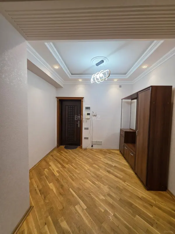 Kirayə verilir 2 otaqlı mənzil 92 m²