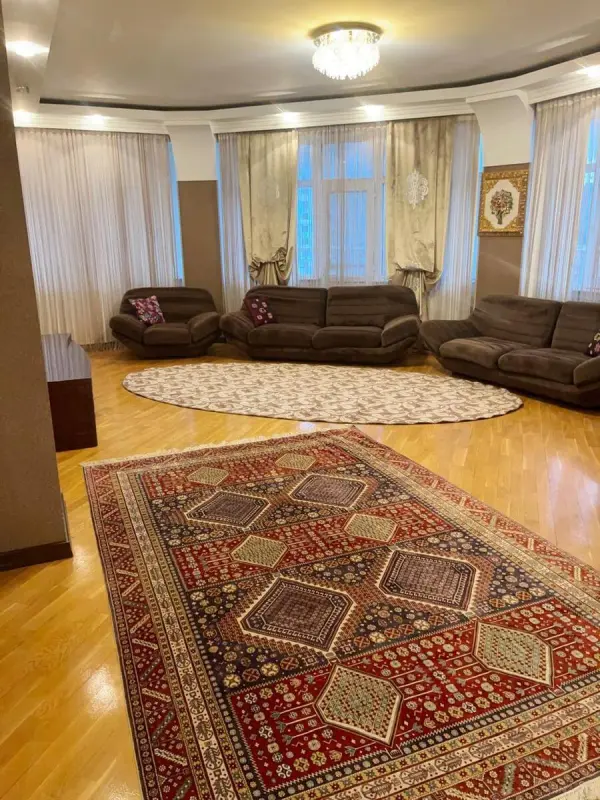 Kirayə verilir 3 otaqlı mənzil 162 m²