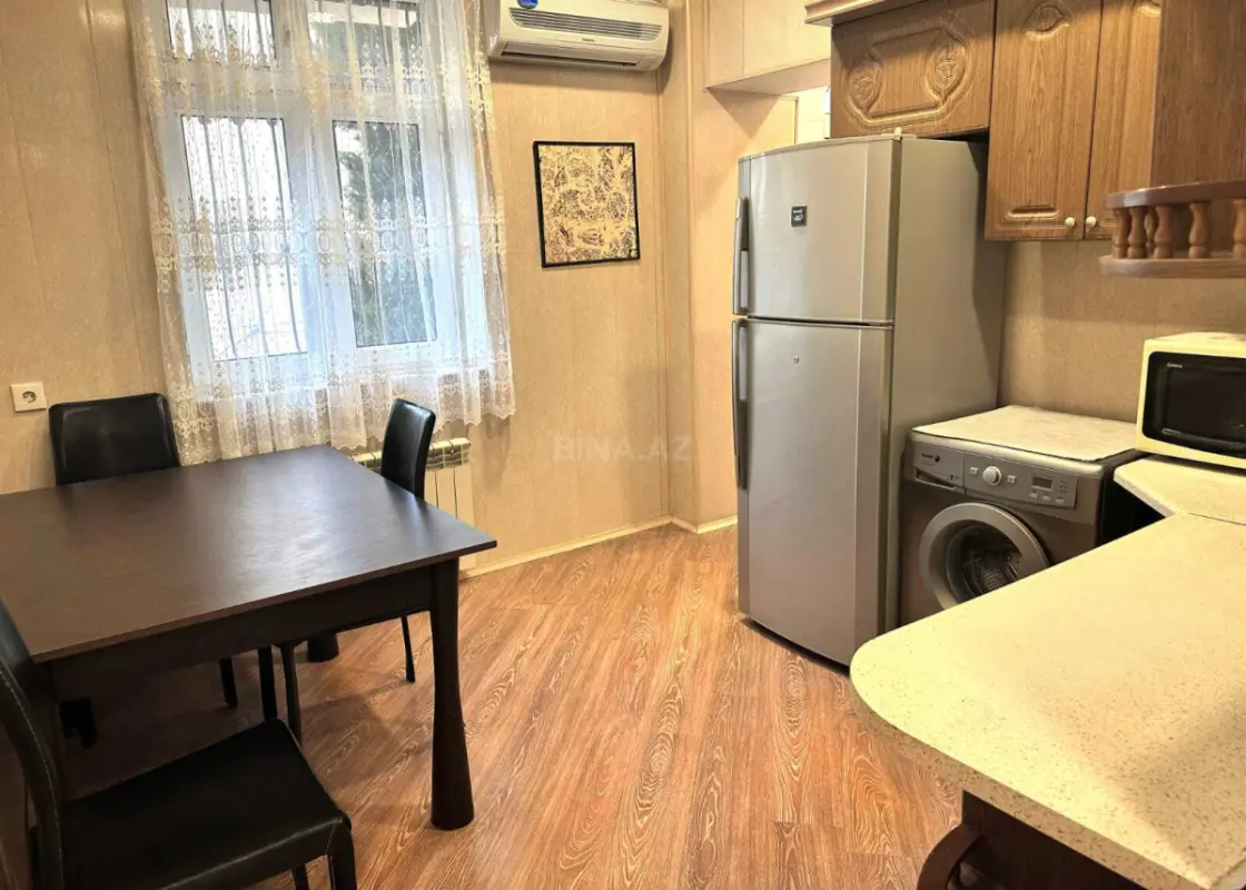 Kirayə verilir 3 otaqlı mənzil 95 m²
