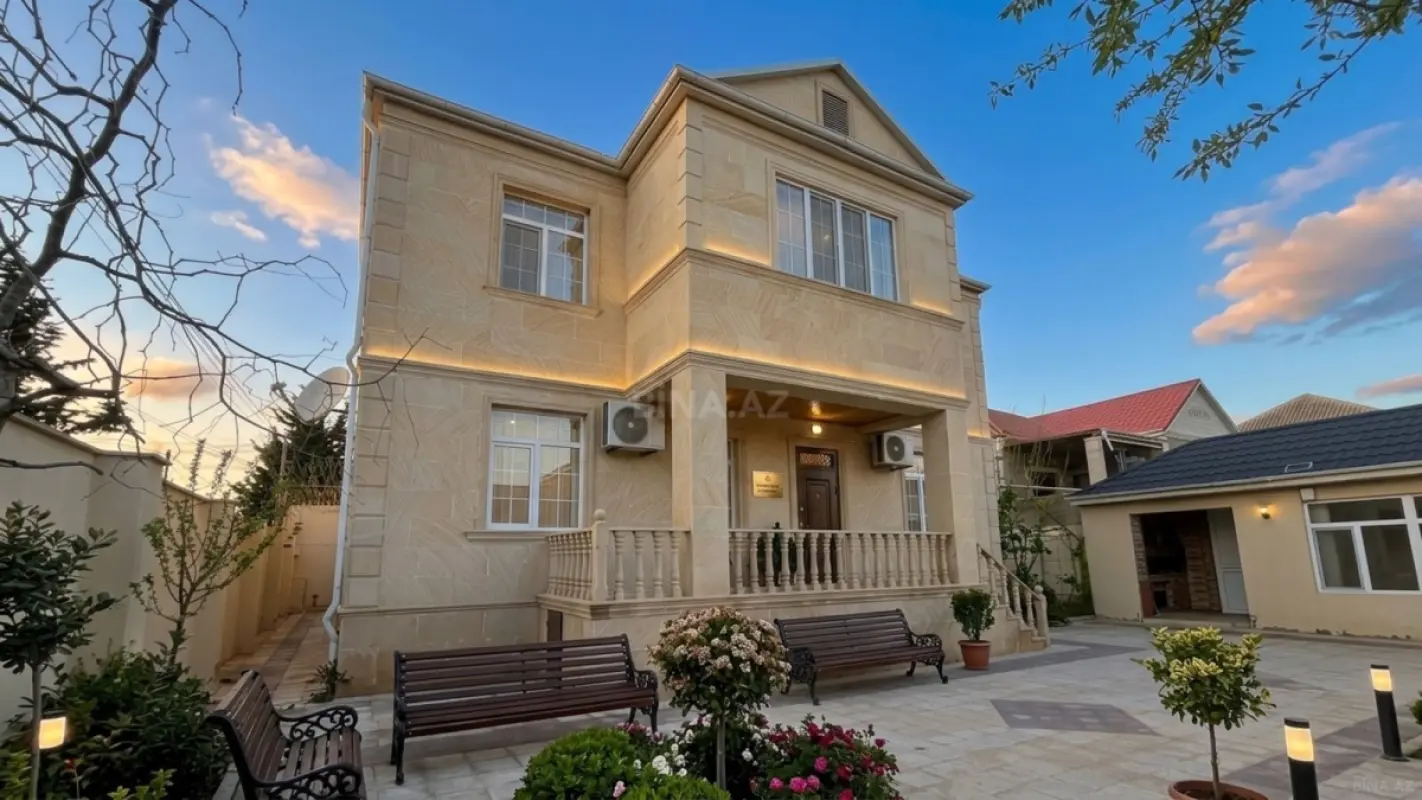 Satılır 10 otaqlı həyət evi 206 m²