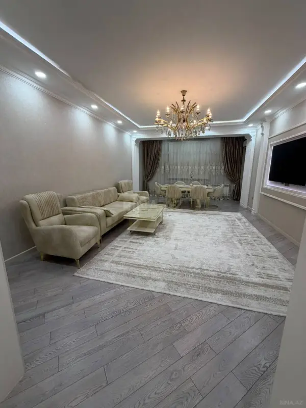 Satılır 4 otaqlı mənzil 160 m²
