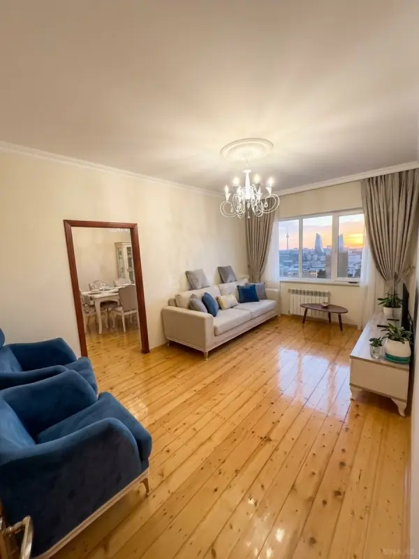 Satılır 5 otaqlı mənzil 115 m²